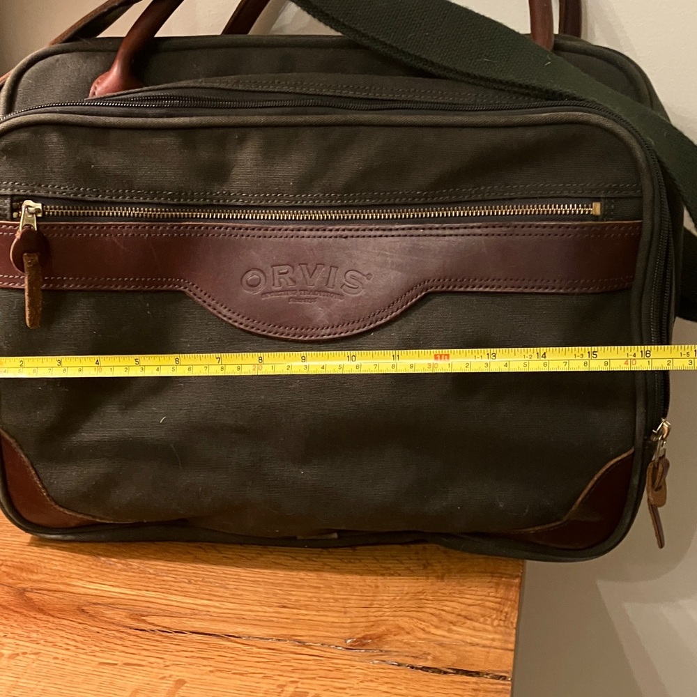 Orvis Dark green canvas and Leather Bat and Kill carryon bag. - Picture 10 of 13
